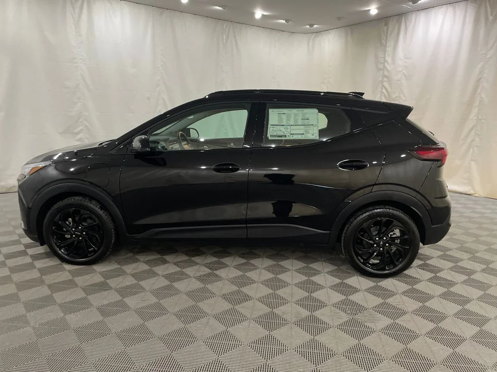 2027 Chevrolet Bolt RS - Photo 9