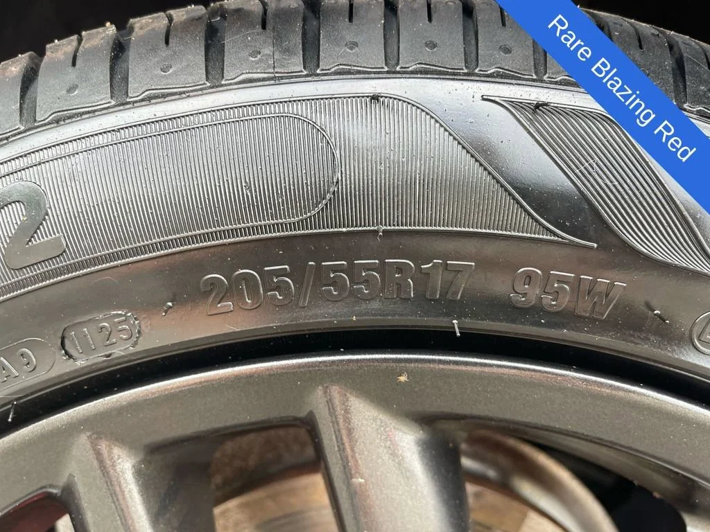 Used 2013  MINI S image 2