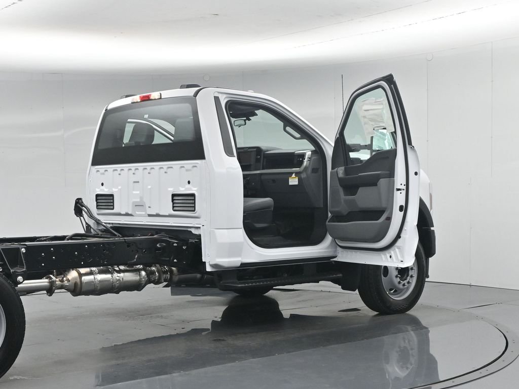 New 2026 Oxford White Ford XL image 5