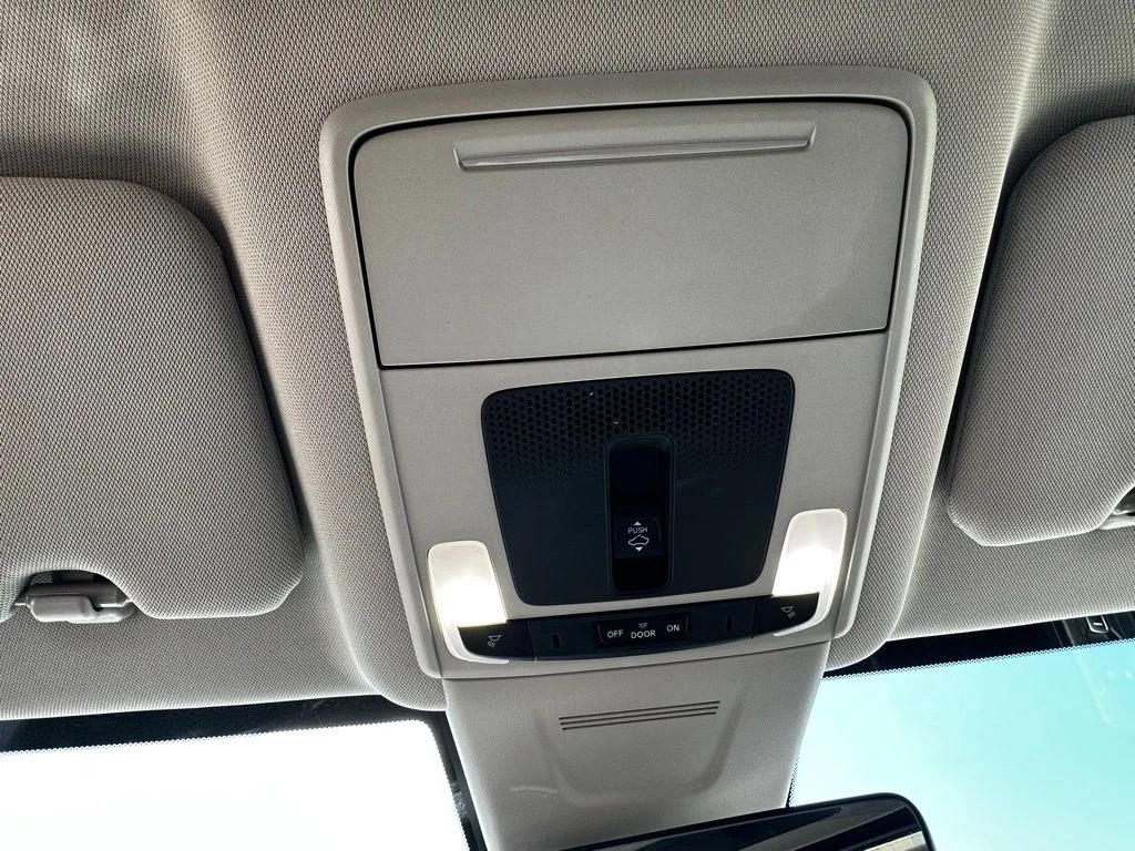 Used 2023  Honda EX-L image 29