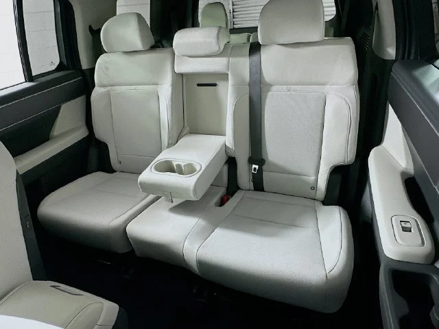 New 2026 Black Hyundai SE image 11