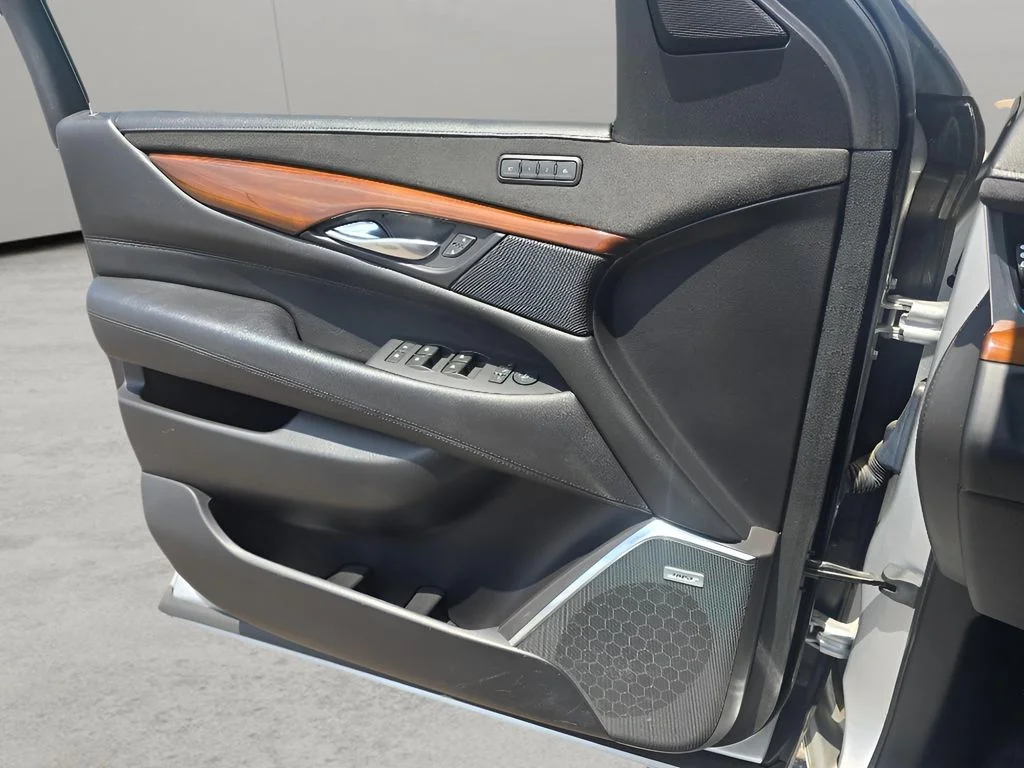 Used 2019 Radiant Silver Metallic Cadillac Luxury image 15