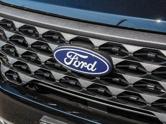 New 2025 Shadow Black Ford XLT image 58