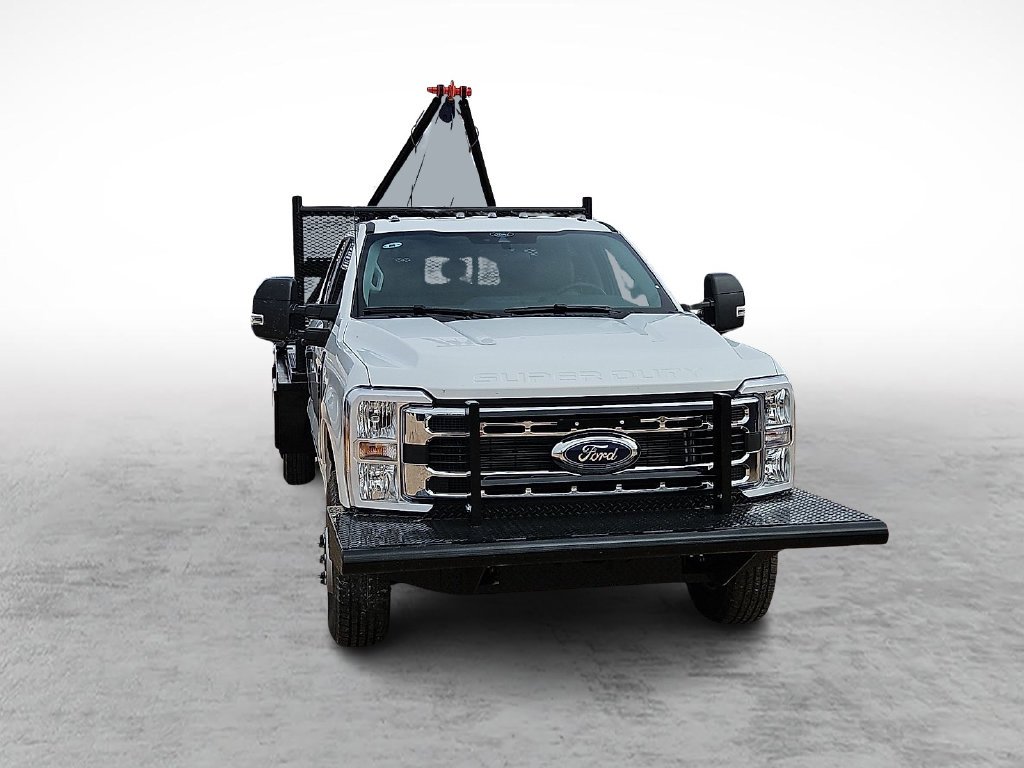 New 2026 Oxford White Ford F-350® XL image 2