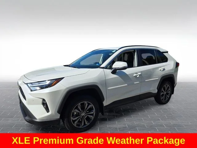 Used 2022 White Toyota XLE Premium image 4