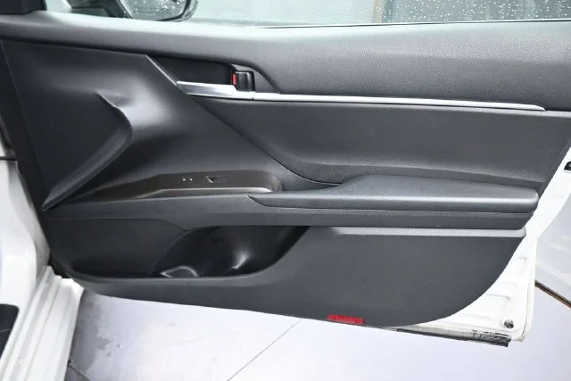 Used 2022 White Toyota SE image 13