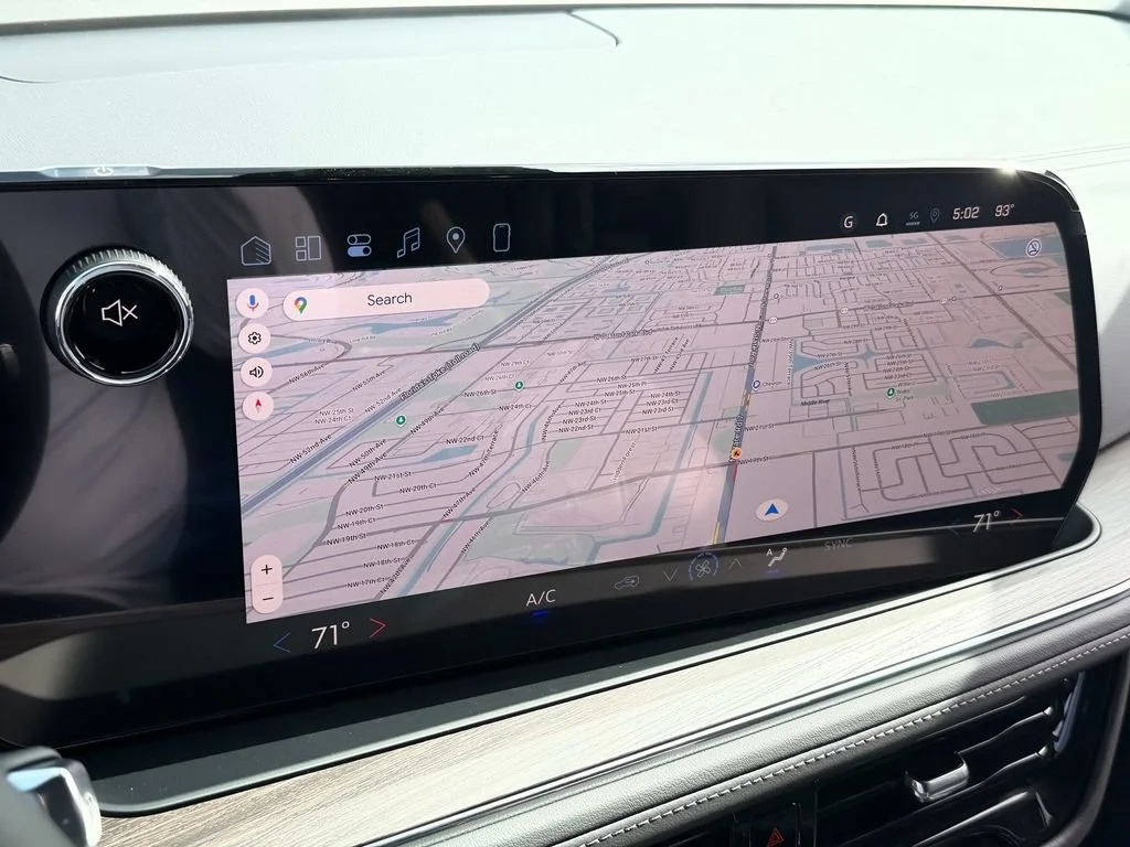 2026 Chevrolet Suburban LS - Photo 13