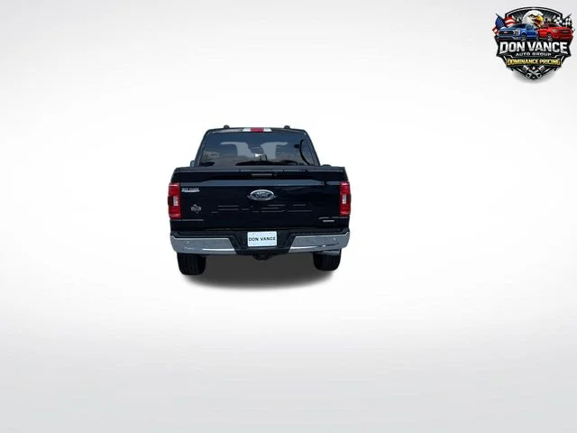 Used 2021 Black Ford XLT image 4
