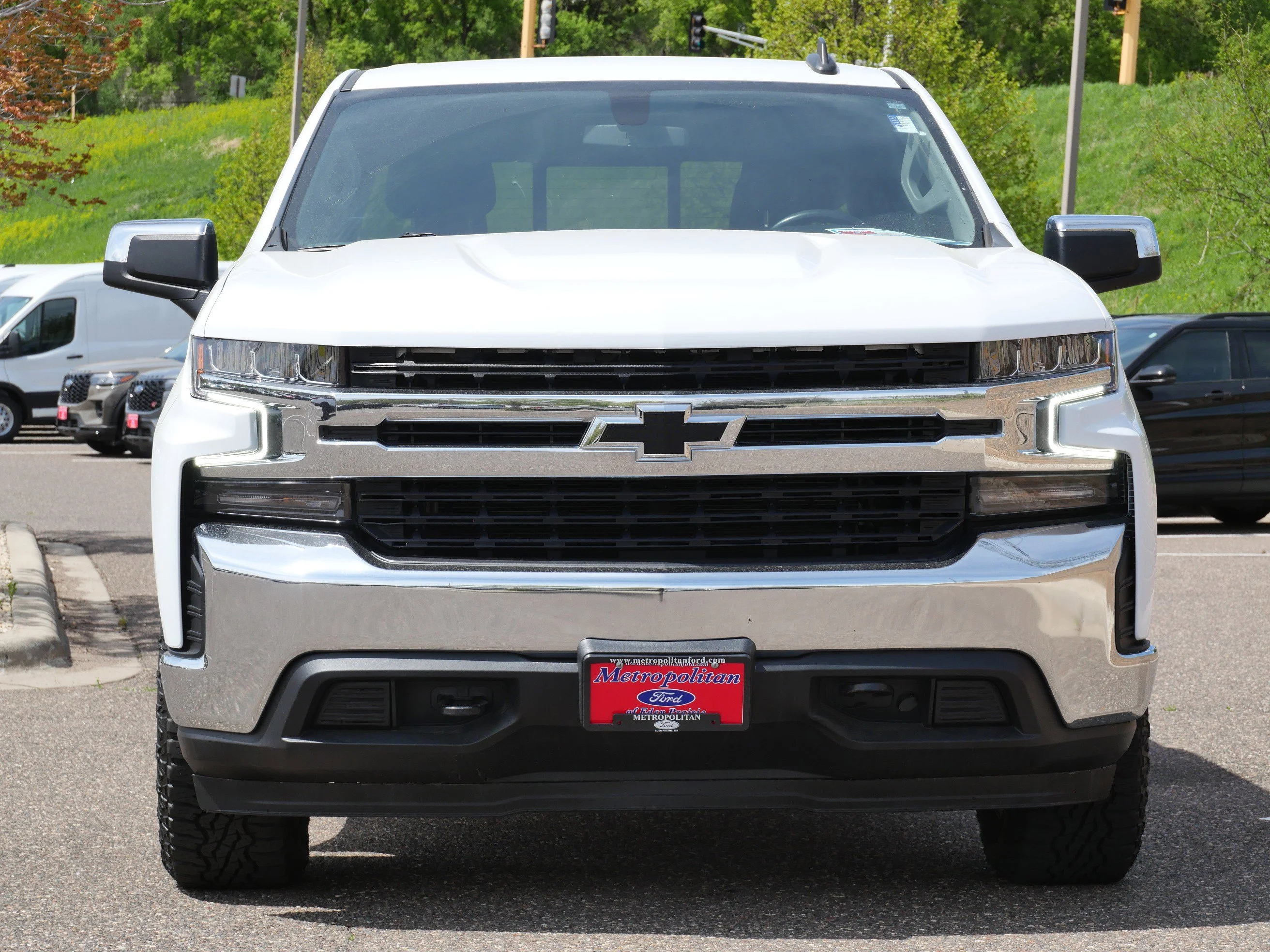 Used 2021 Chevrolet Silverado 1500 LT with VIN 3GCUYDED2MG132188 for sale in Eden Prairie, Minnesota