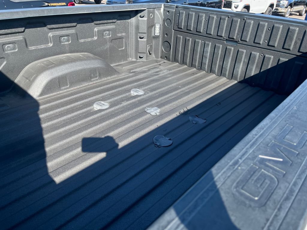 Used 2025 White GMC AT4 image 13