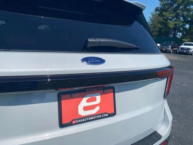 New 2026 Space White Metallic Ford ST-Line image 39