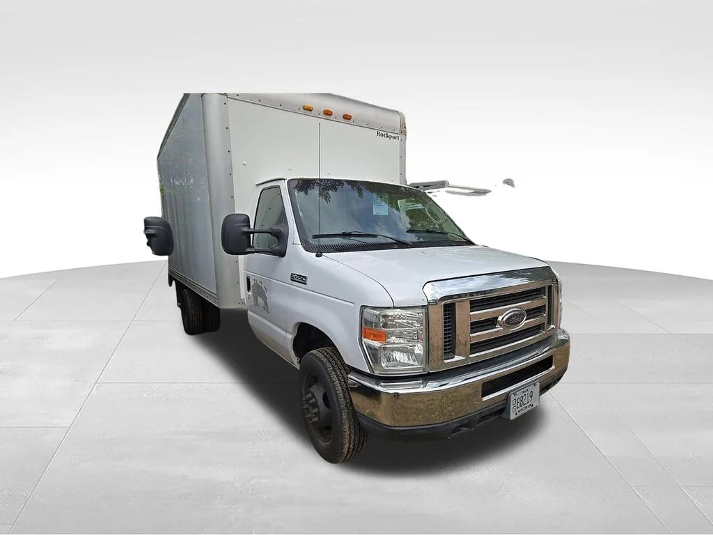 Used 2014 Oxford White Ford Base image 4