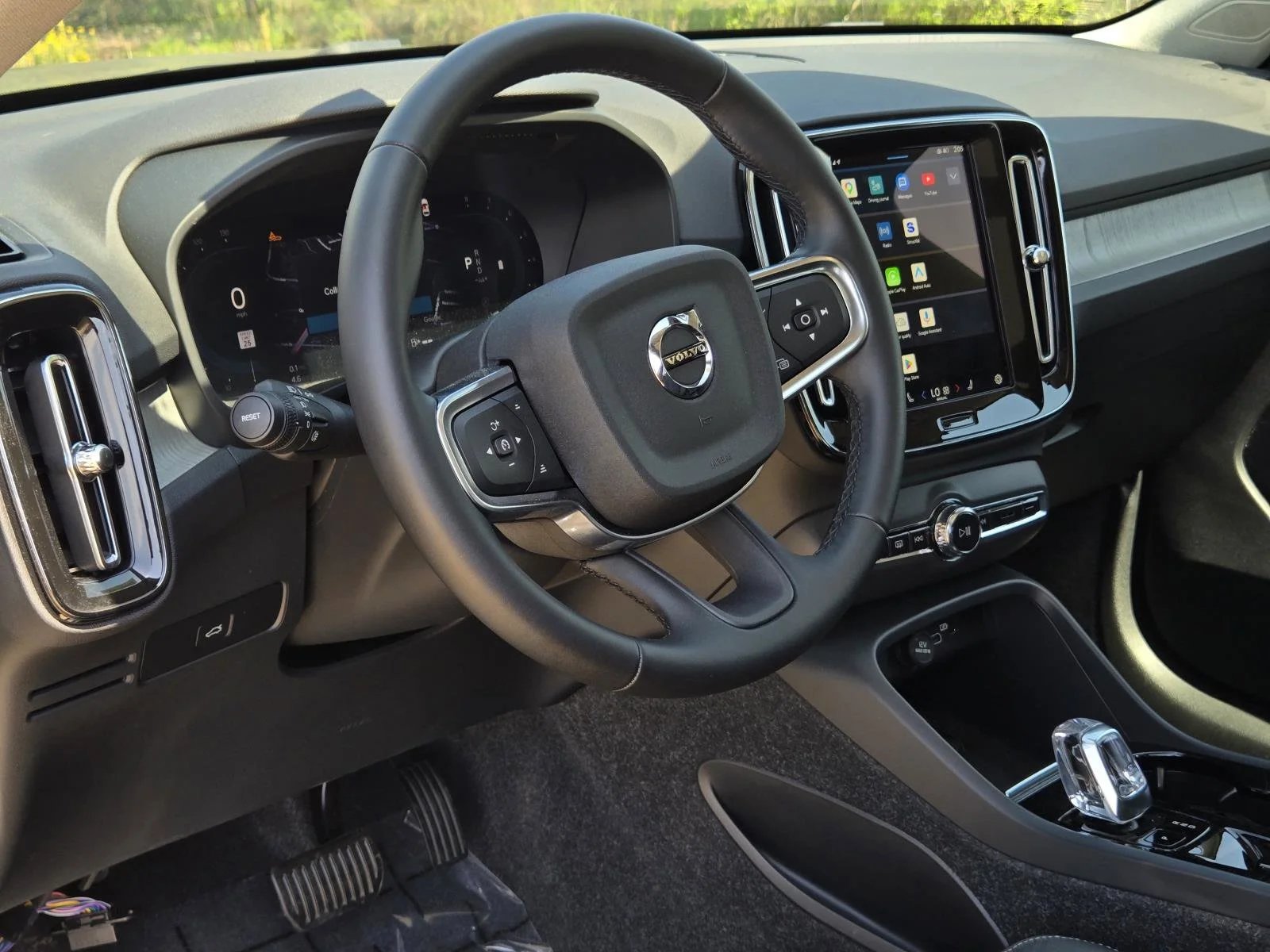 Used 2025 Black Volvo Plus Dark Theme image 29