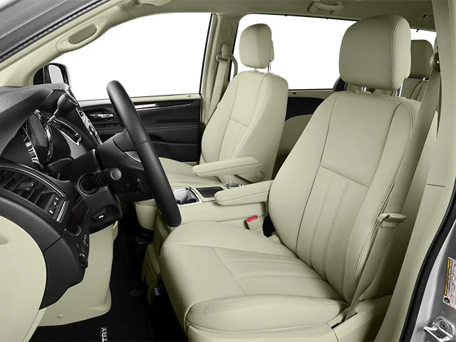 Used 2014 True Blue Pearlcoat Chrysler Touring image 11