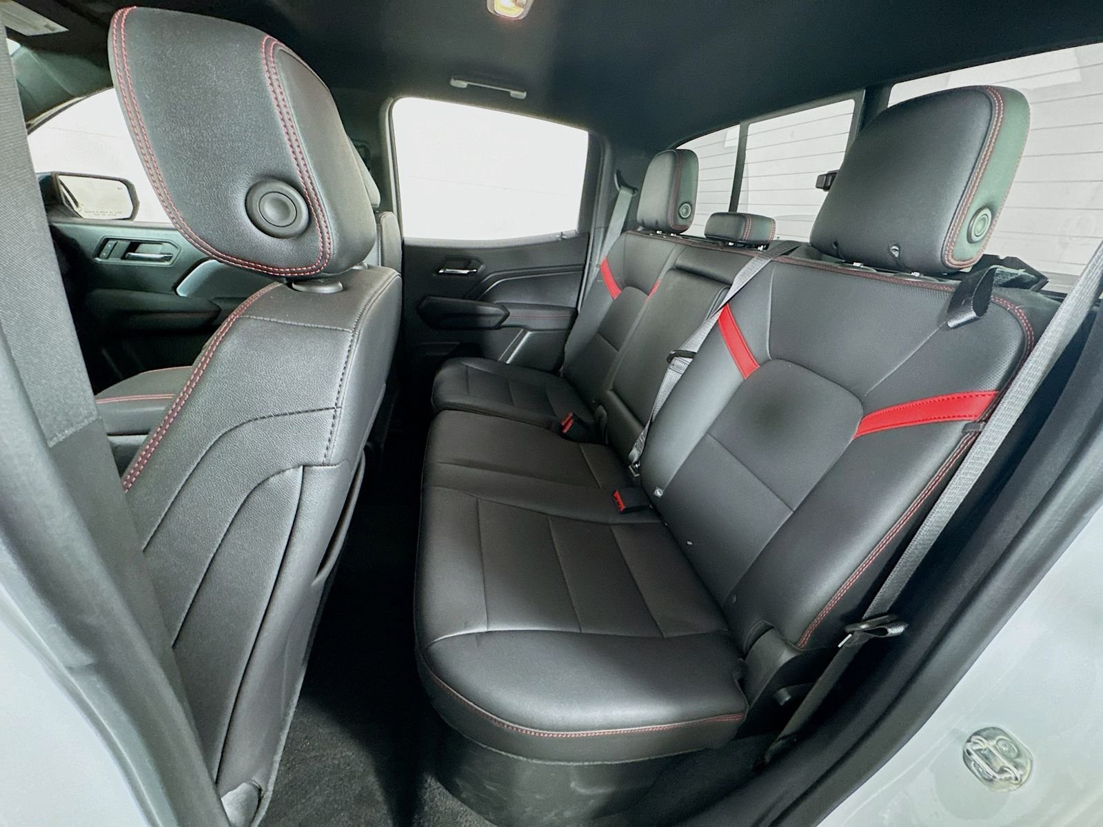 Used 2023 Summit White Chevrolet Z71 image 17