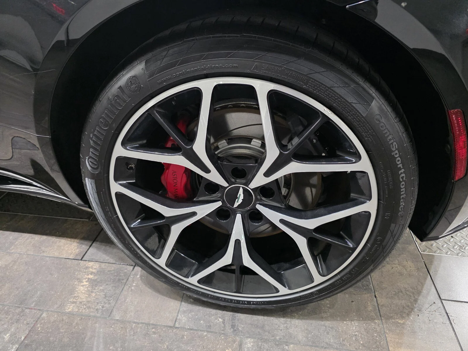 Used 2019 Jet Black Aston Martin Volante image 4