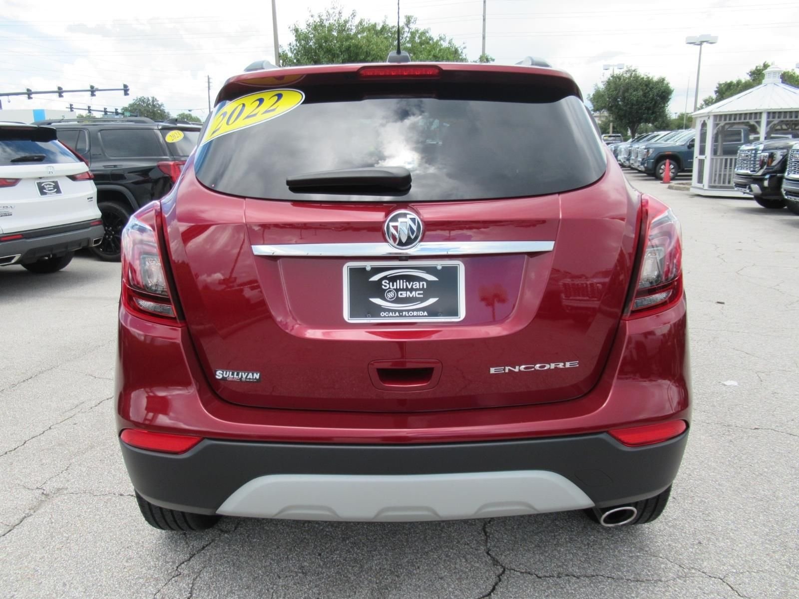 Used 2022  Buick Preferred image 6