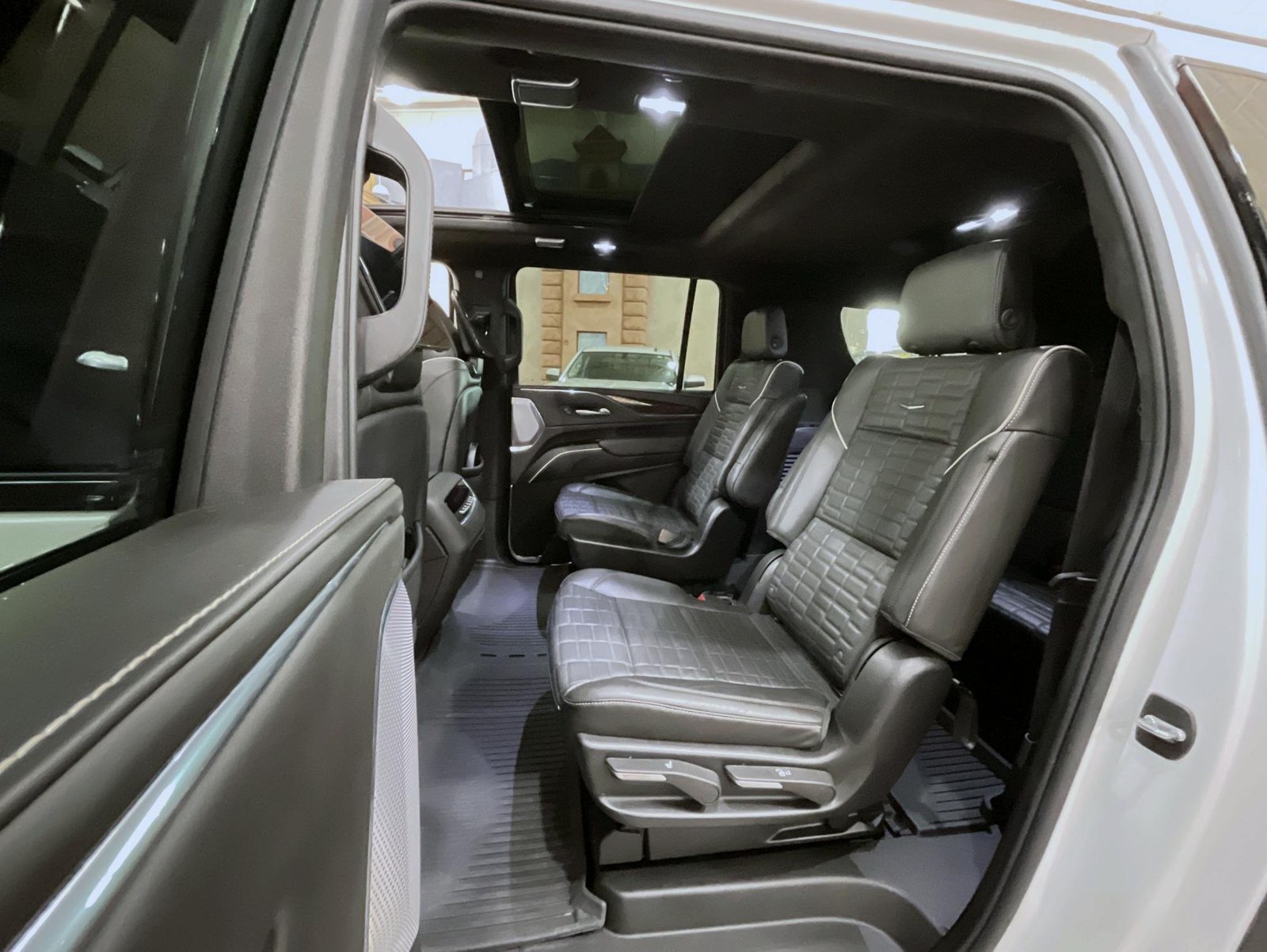 2024 Cadillac Escalade ESV Sport Platinum - Photo 19