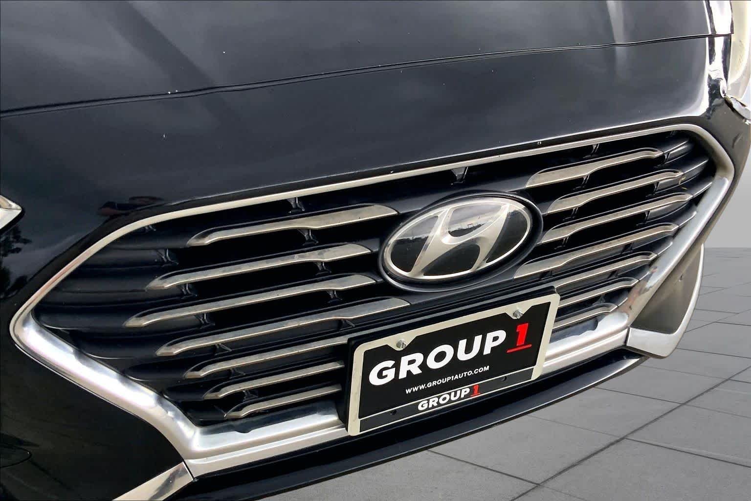 Used 2019 Phantom Black Hyundai SE image 29