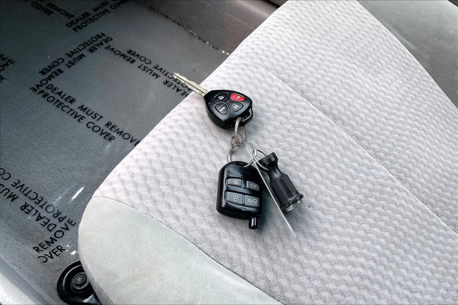 Used 2010 MAGNETIC GRAY MET. Toyota  image 13