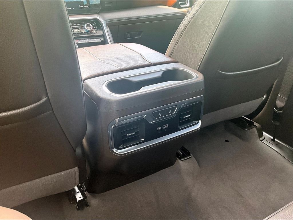 Used 2024 White GMC Denali image 28