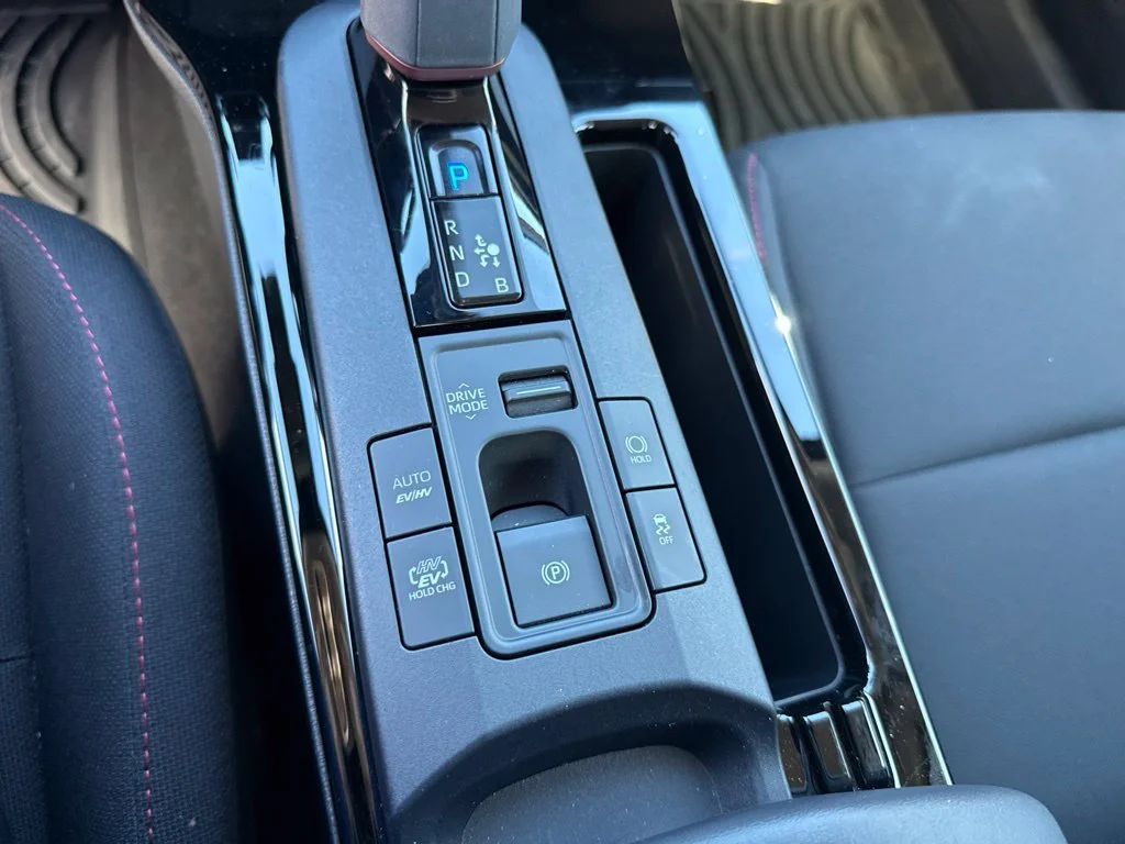 Used 2025 Pearl Toyota SE image 16