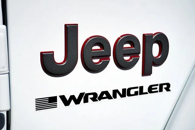 New 2026 Bright White Clear-Coat Exterior Paint Jeep Rubicon X image 11