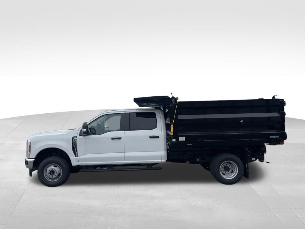 New 2026 Oxford White Ford F-350® XL image 5