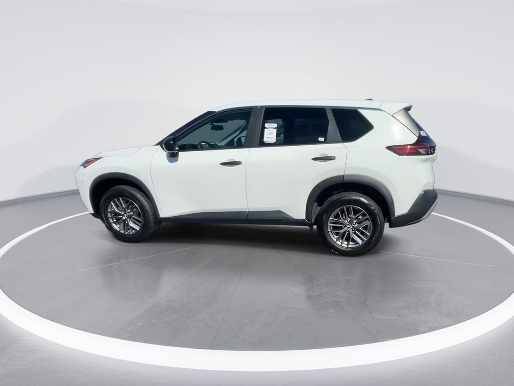 Used 2023 White Nissan S image 5