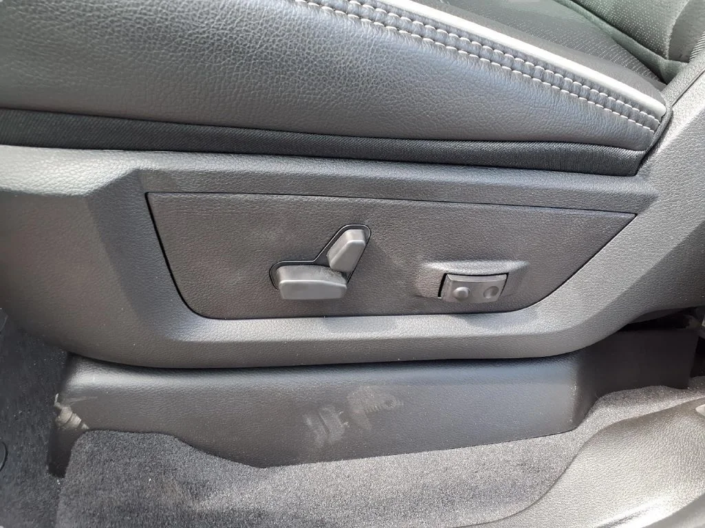 New 2027 Ceramic Gray Clear-Coat Exterior Paint RAM Laramie image 20