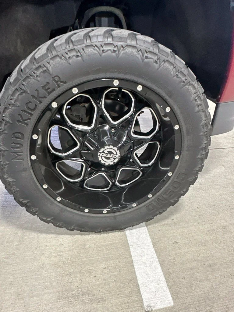 Used 2018 Red Quartz Tintcoat GMC Denali image 17