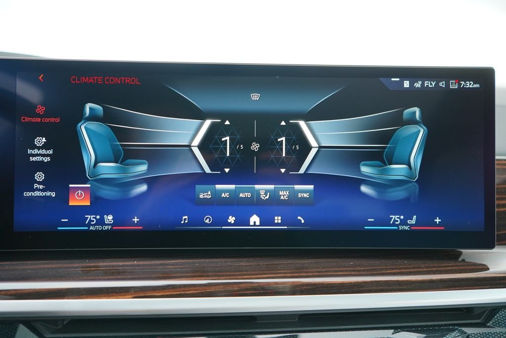New 2026 Tanzanite Blue II Metallic BMW xDrive50e image 17