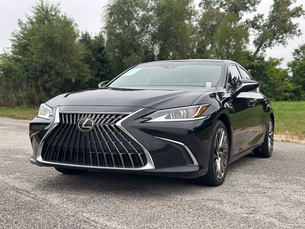 Used 2024 Black Lexus 350 Luxury image 3
