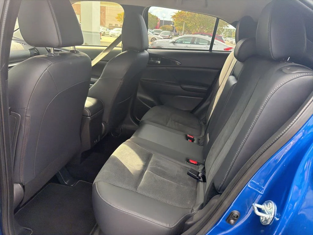 Used 2025 Blue Mitsubishi SE image 12