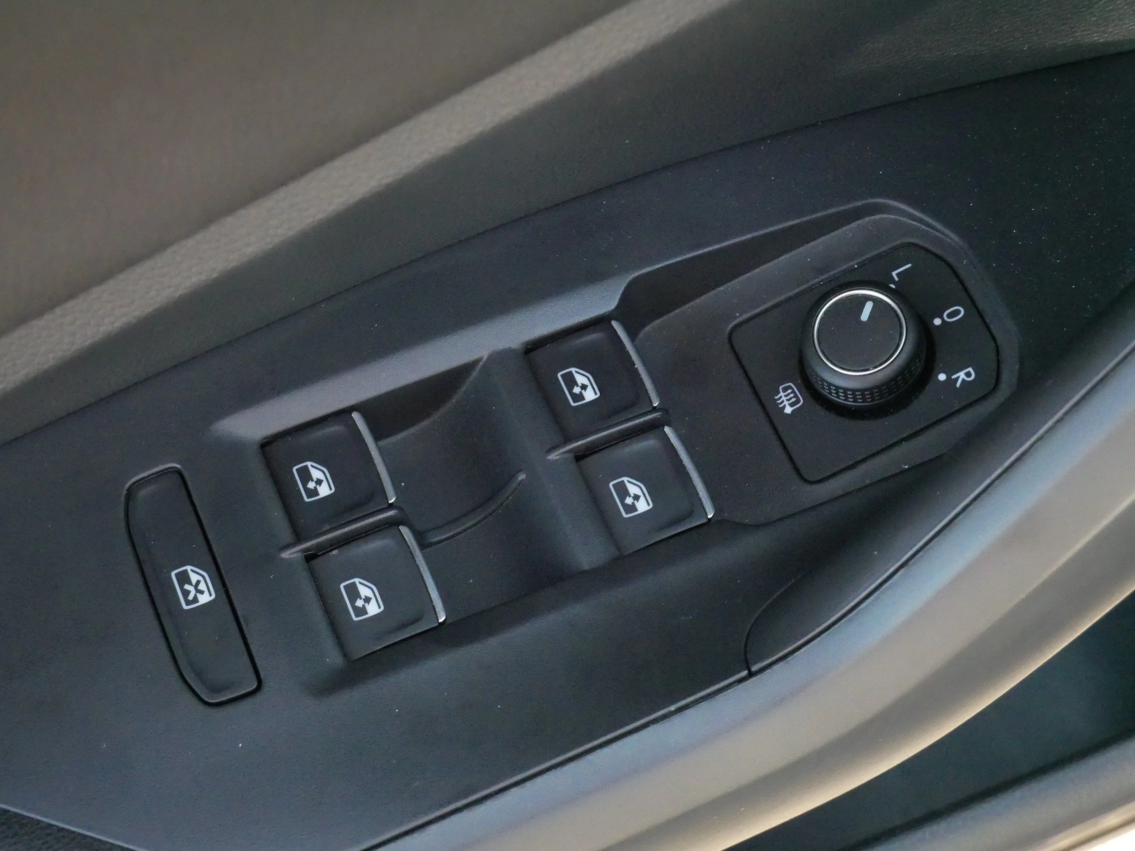 Certified Used 2024 Platinum Gray Metallic Volkswagen Sport image 19