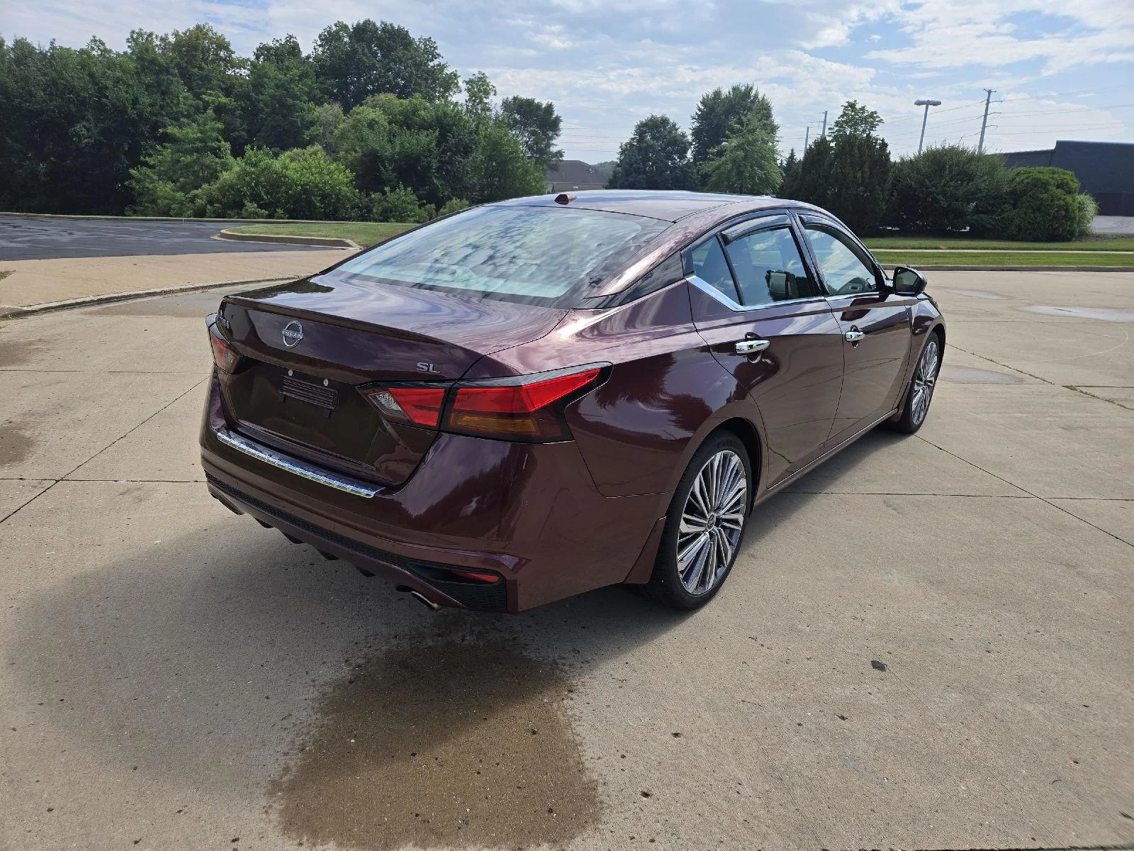 Used 2023 Garnet Pearl Metallic Nissan 2.5 SL image 3