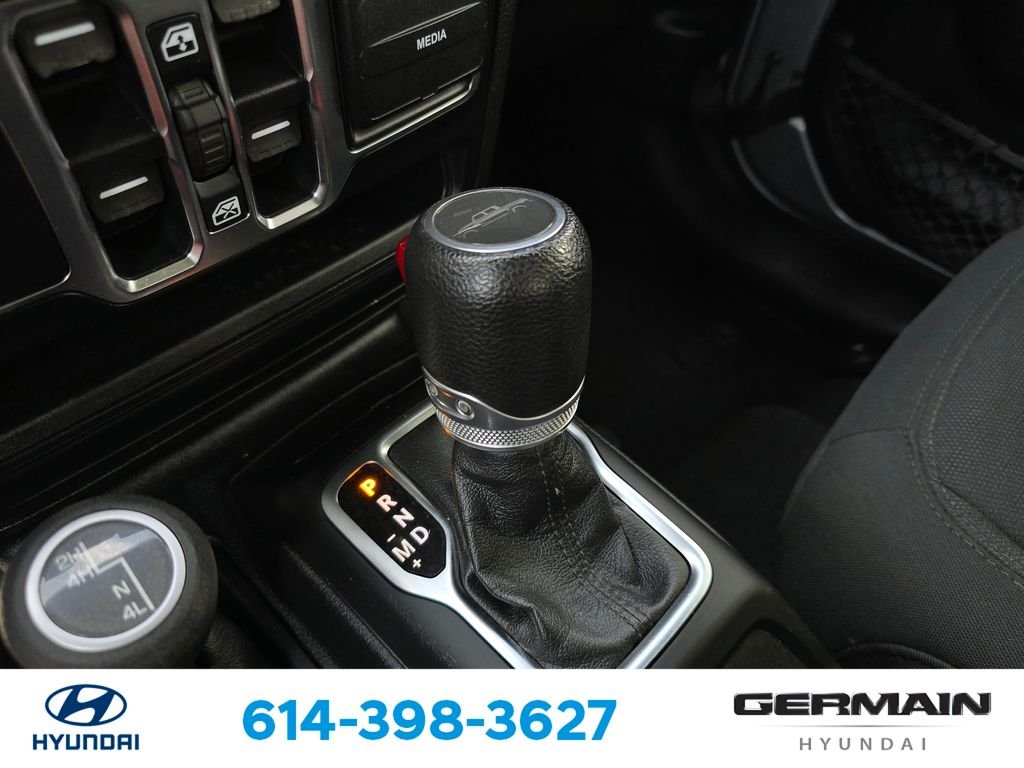 Used 2020 Silver Jeep Sport image 25