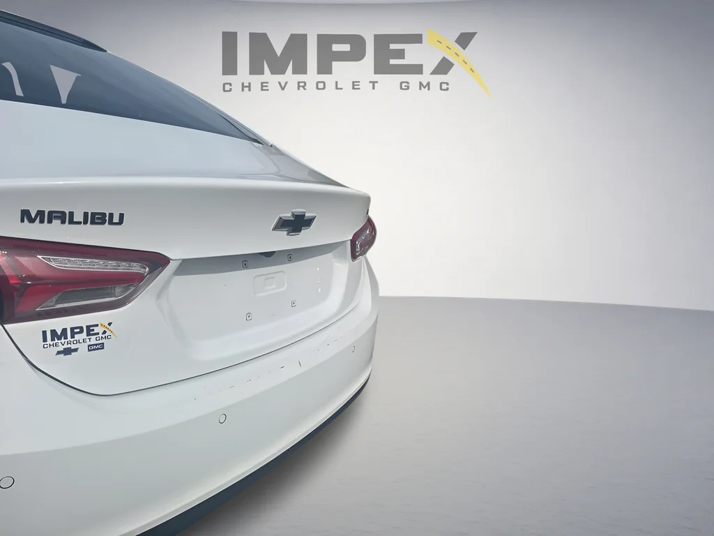 Used 2024 White Chevrolet LT image 33