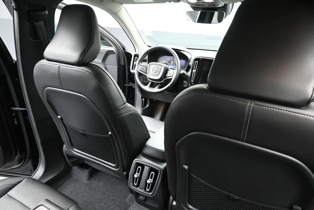 Certified Used 2025 Onyx Black Volvo Plus image 21