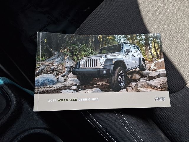 Used 2017 Billet Silver Metallic Clearcoat Jeep Unlimited Sahara image 24