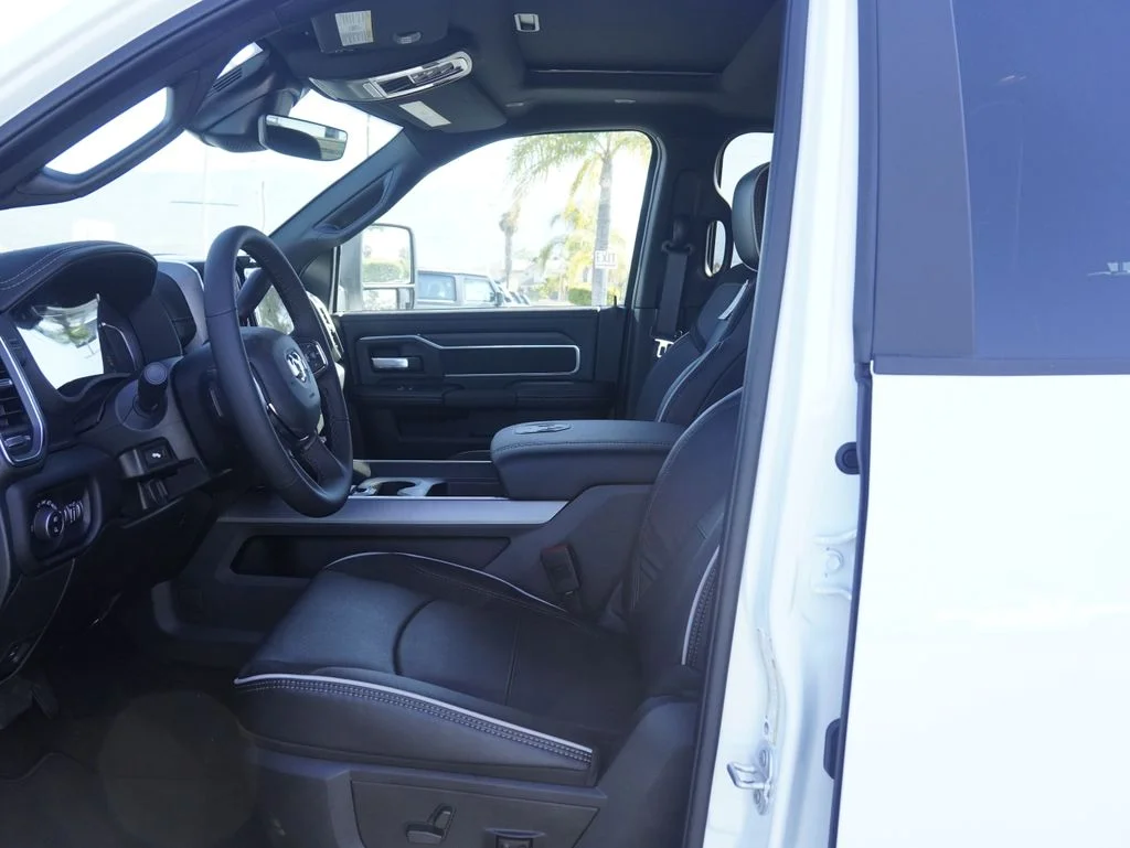 New 2026 Bright White Clear-Coat Exterior Paint RAM Laramie image 20