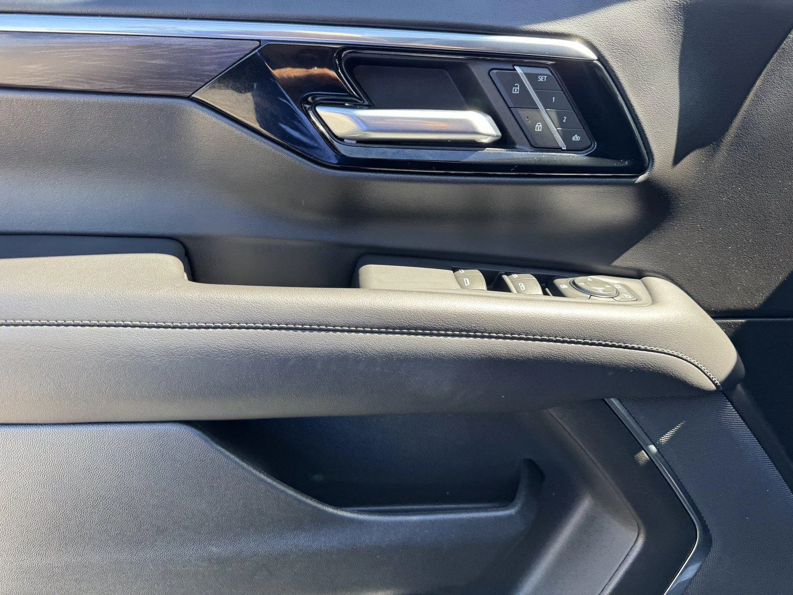 Used 2025 Sterling Gray Metallic Chevrolet Z71 image 17