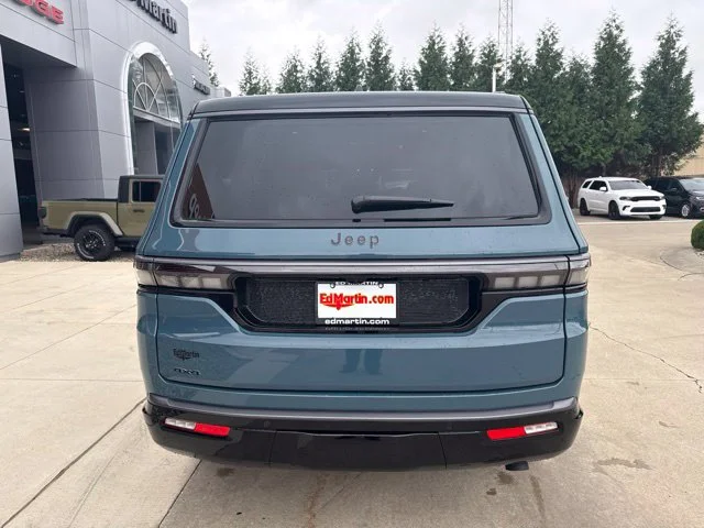 New 2027 Gray Jeep Upland image 9