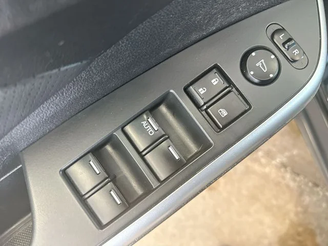Used 2016  Honda Touring image 17