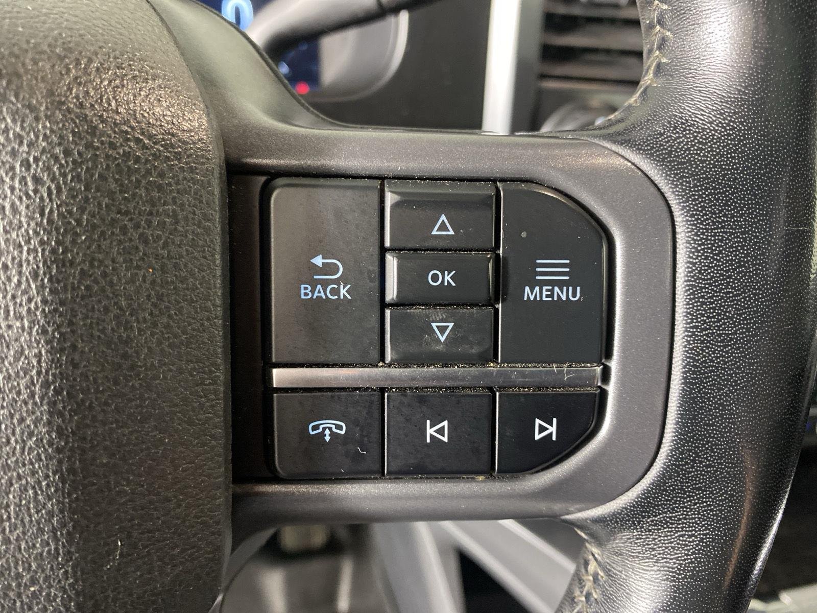 Used 2024  Ford LARIAT image 18