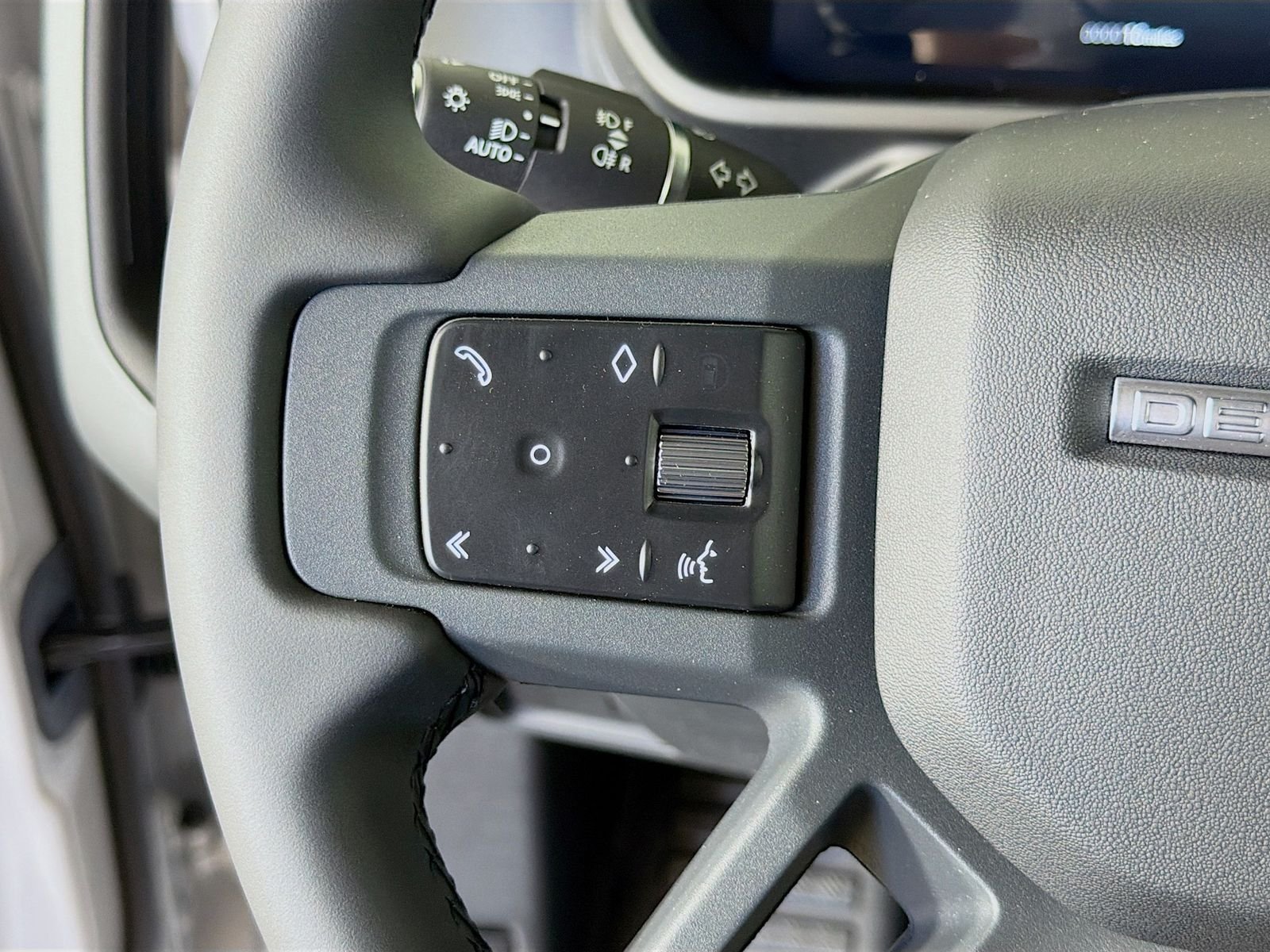 New 2026 Borasco Grey Land Rover X-Dynamic SE image 12