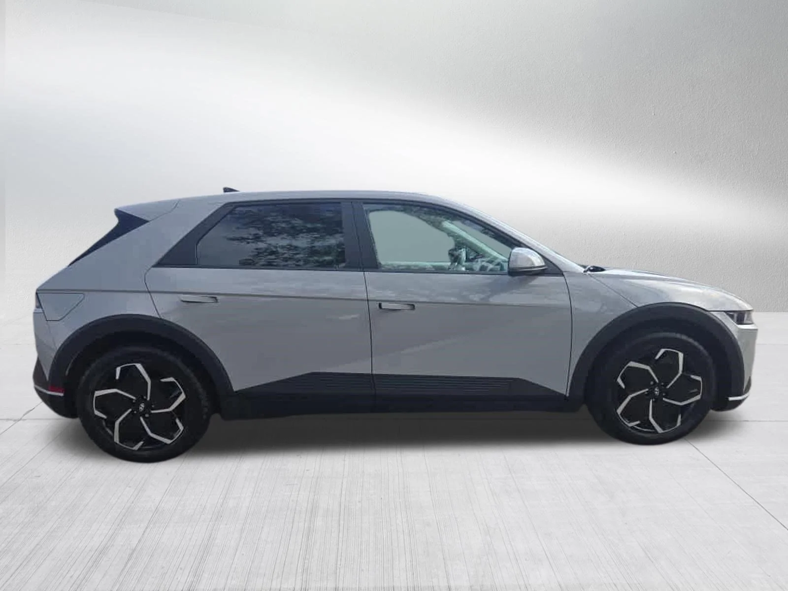 Certified 2023 Hyundai IONIQ 5 SEL with VIN KM8KNDAF9PU187631 for sale in Minneapolis, MN