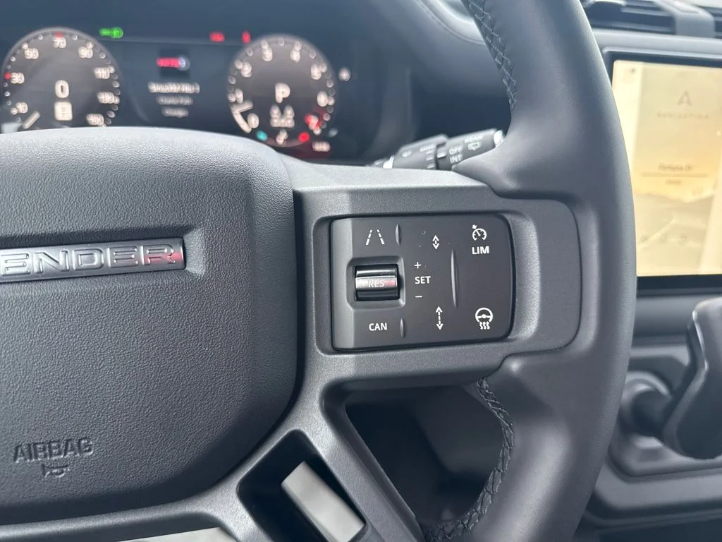 2025 Land Rover Defender X-Dynamic SE - Photo 19