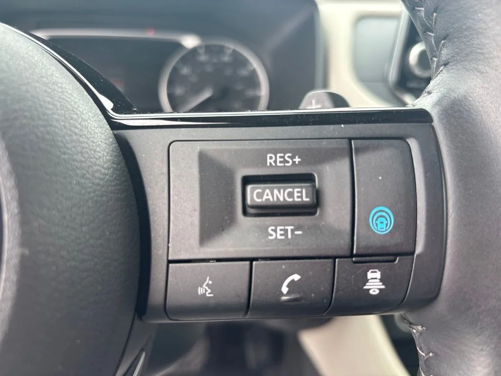 Certified Used 2023 White Nissan SL image 24