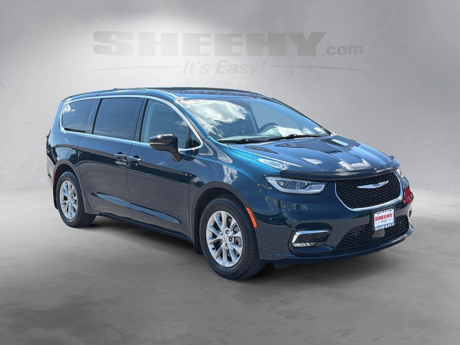 Used 2024 Fathom Blue Pearlcoat Chrysler Touring L image 2